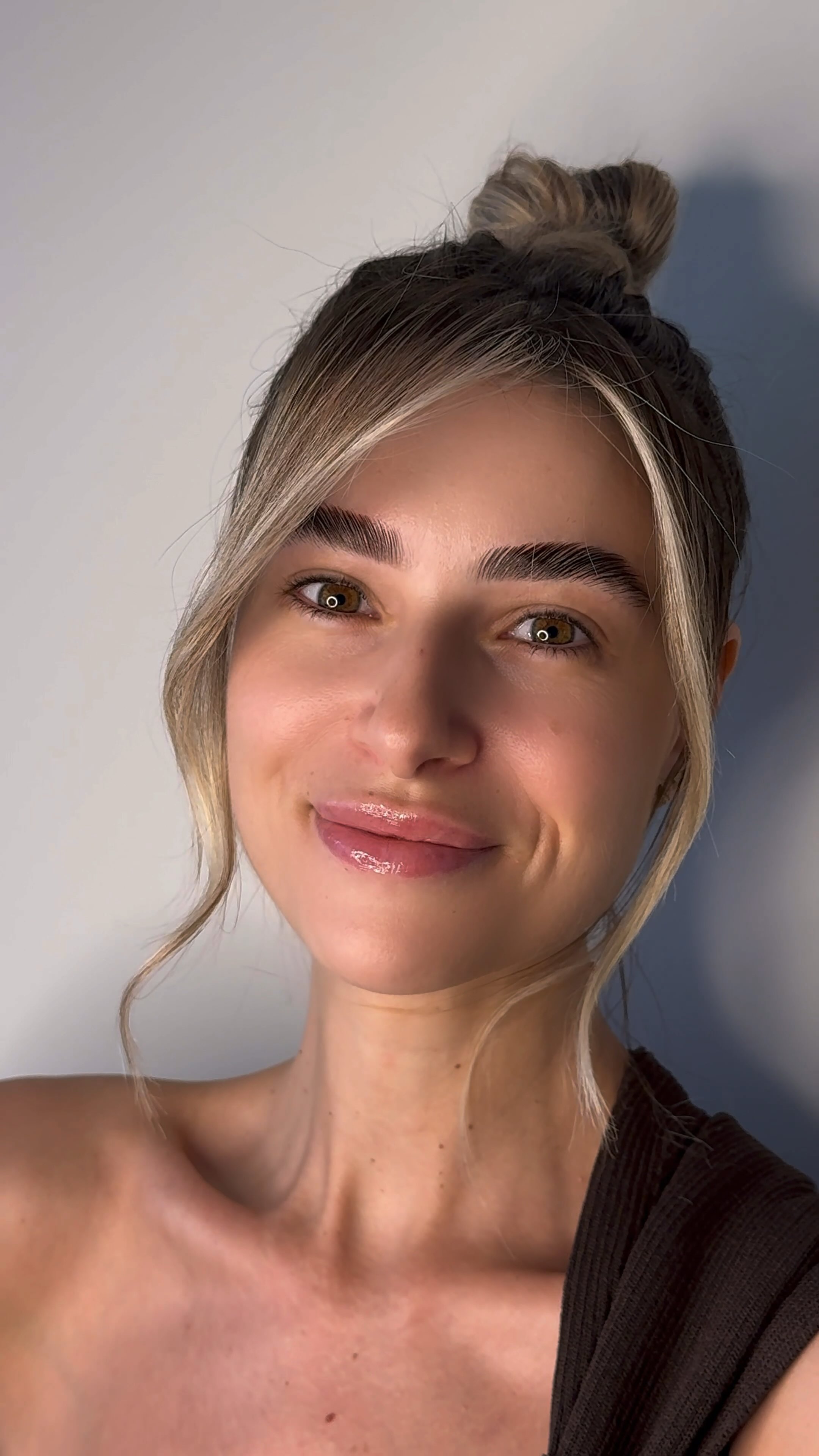 Ajrini SIGNATURE (eyebrow modeling without color)